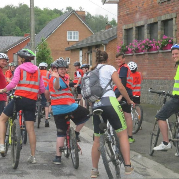 ballade en vélo ecole de mettet 2016